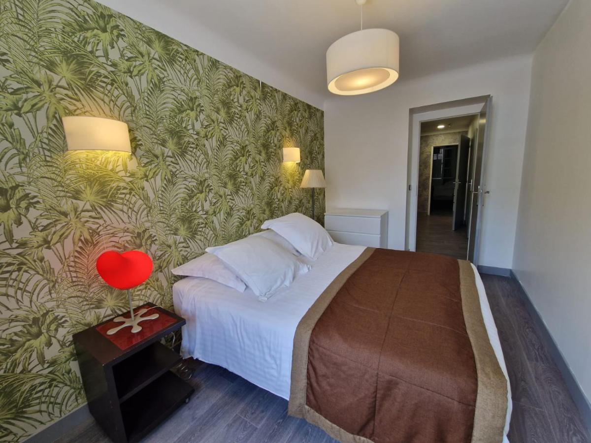 Royal Luchon Aparthotel Bagnères-de-Luchon Exteriör bild