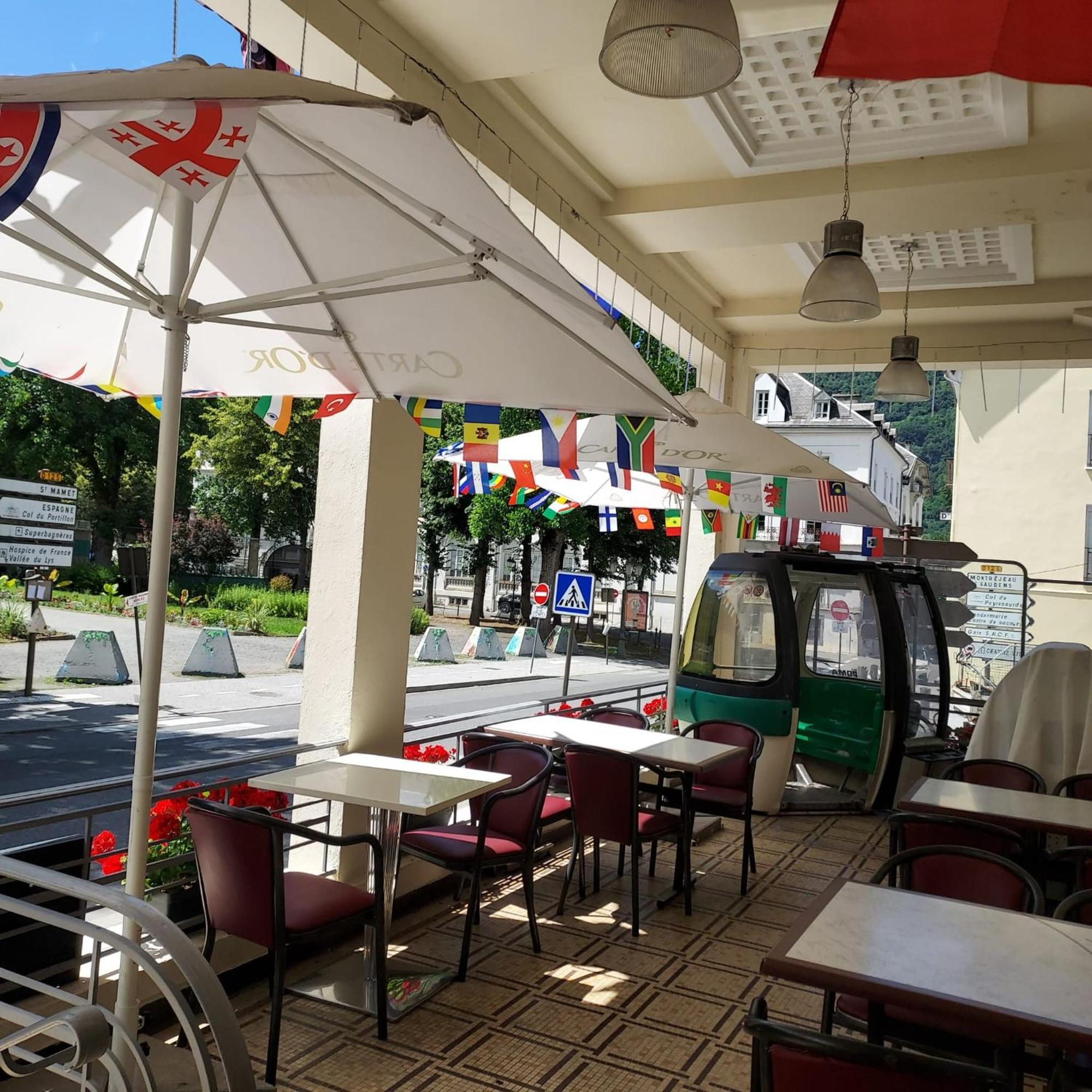 Royal Luchon Aparthotel Bagnères-de-Luchon Exteriör bild