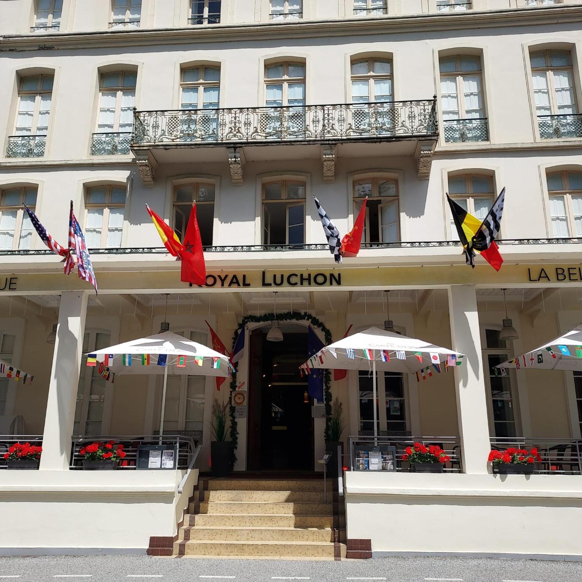 Royal Luchon Aparthotel Bagnères-de-Luchon Exteriör bild