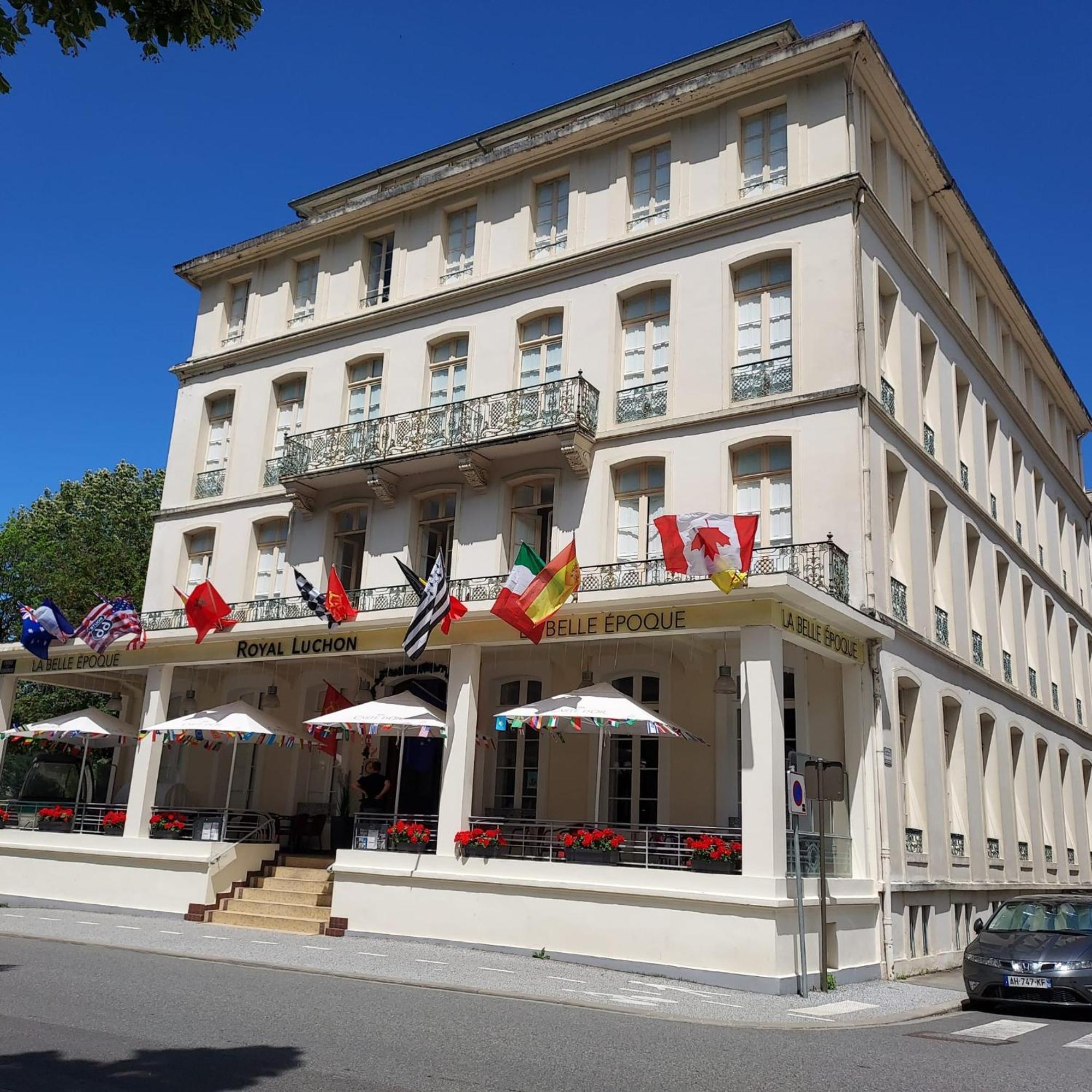 Royal Luchon Aparthotel Bagnères-de-Luchon Exteriör bild