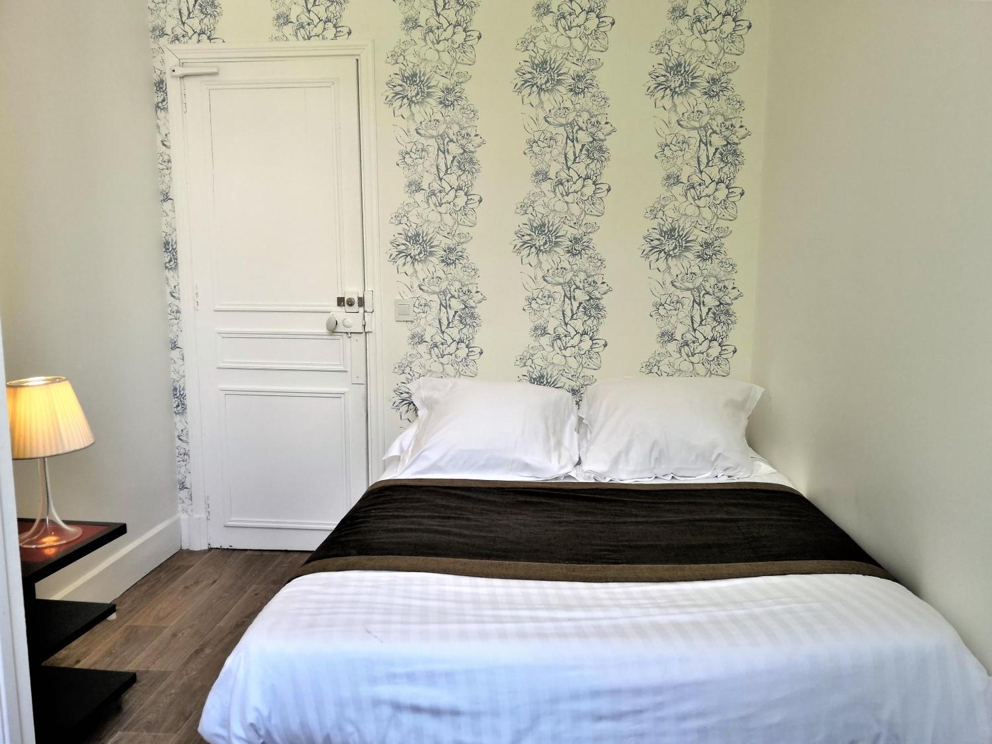 Royal Luchon Aparthotel Bagnères-de-Luchon Exteriör bild