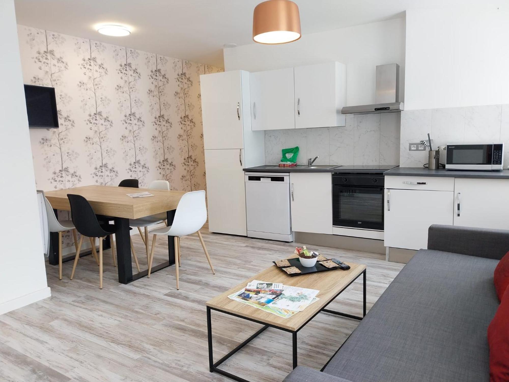 Royal Luchon Aparthotel Bagnères-de-Luchon Exteriör bild
