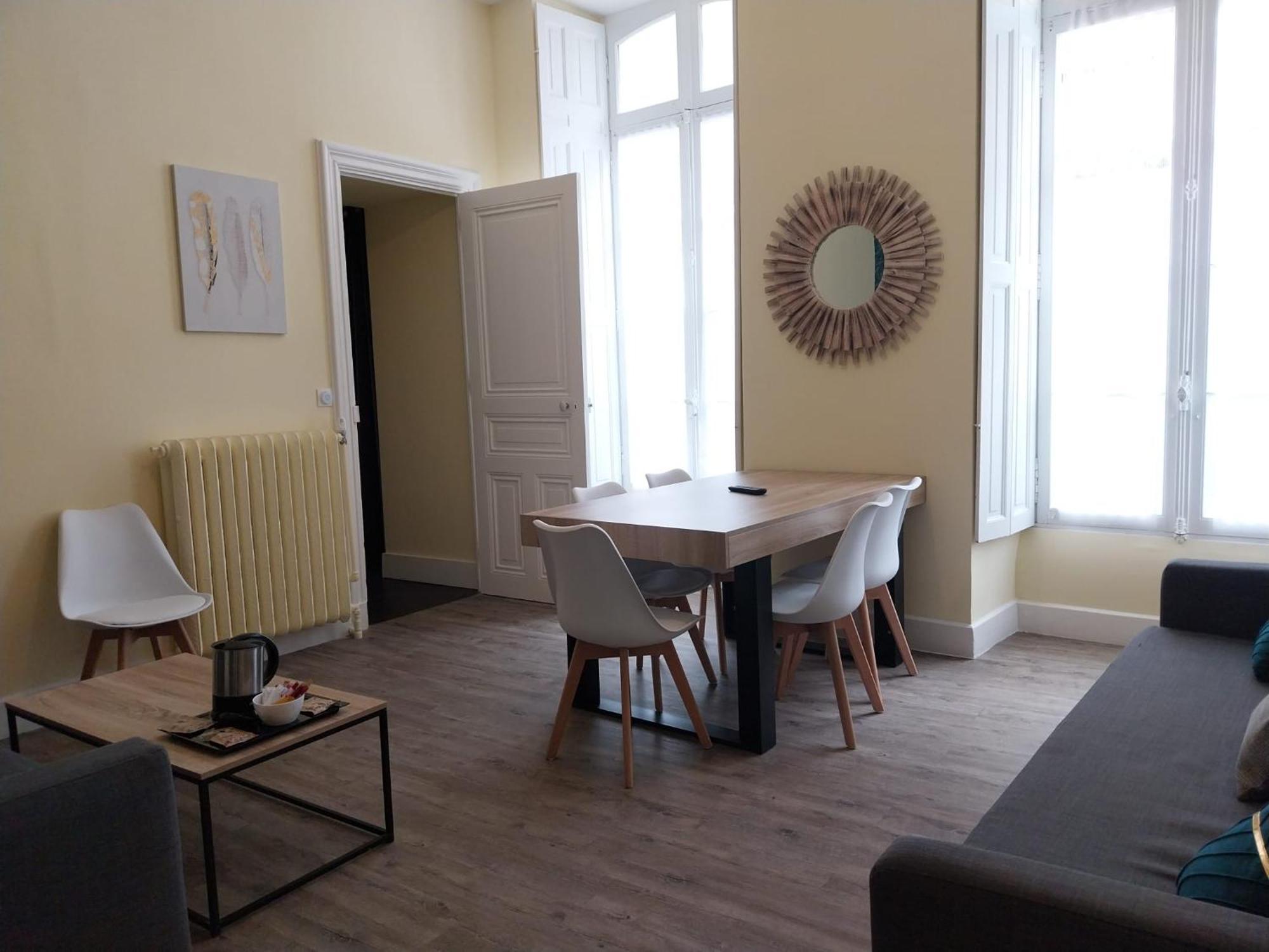Royal Luchon Aparthotel Bagnères-de-Luchon Exteriör bild