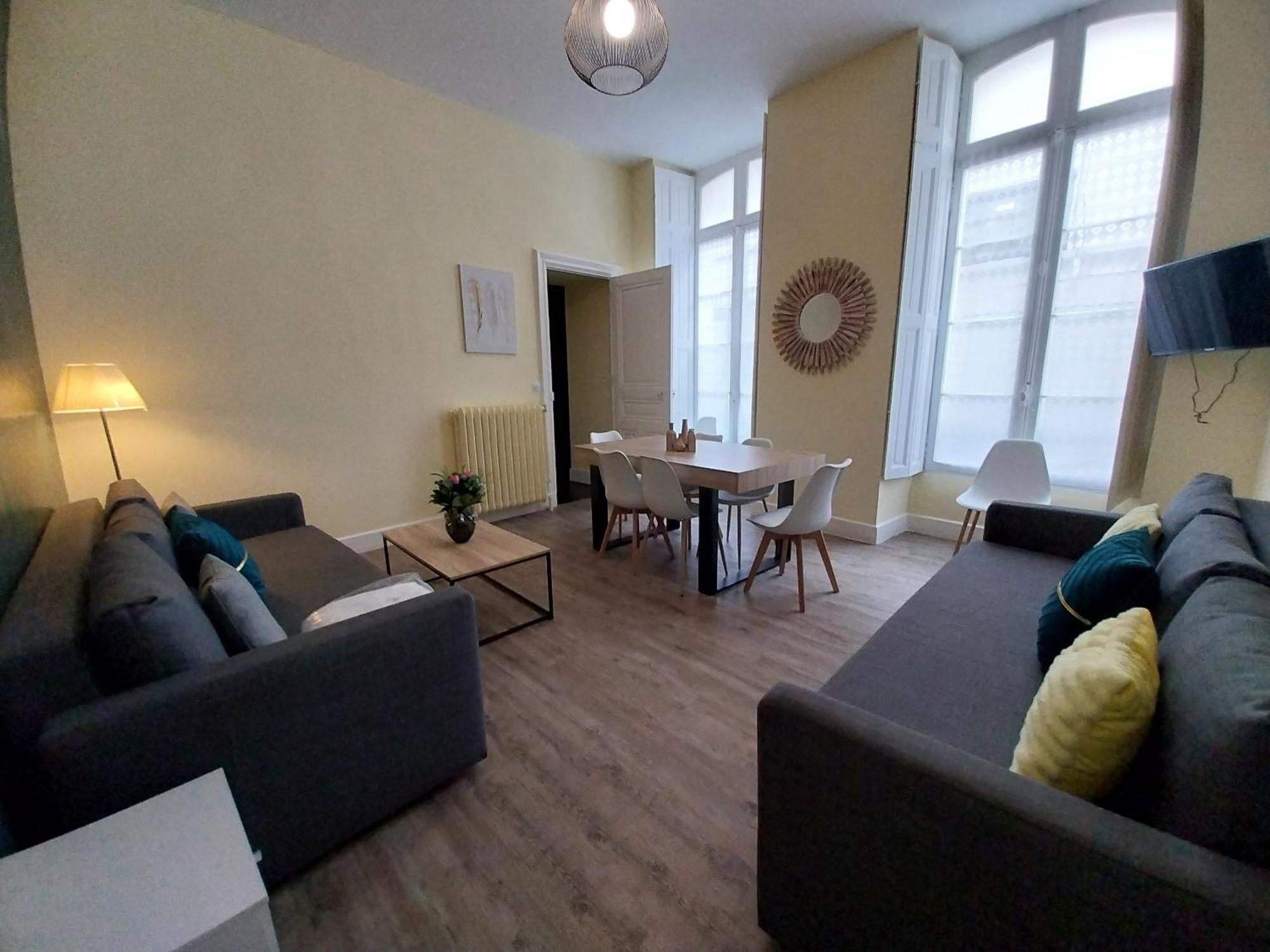 Royal Luchon Aparthotel Bagnères-de-Luchon Exteriör bild