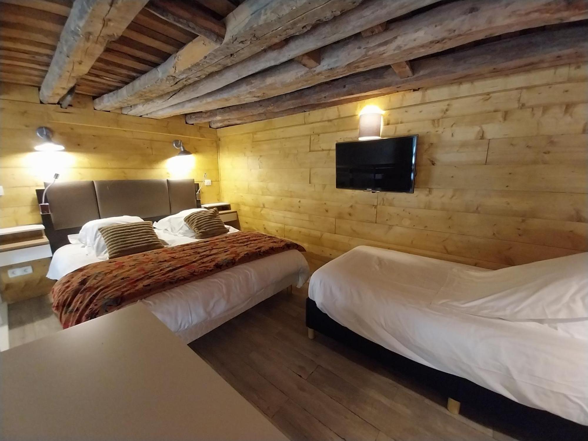 Royal Luchon Aparthotel Bagnères-de-Luchon Exteriör bild